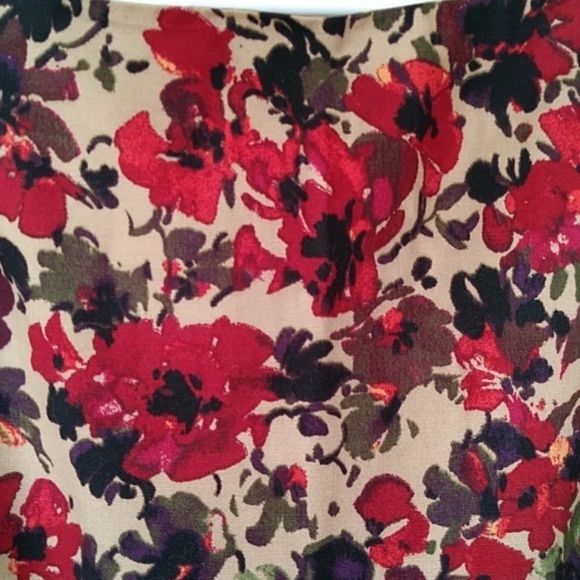 NWT Talbots Petite Pencil Skirt, Khaki Tan, Red & Purple Floral Print, size 6P - Picture 3 of 8